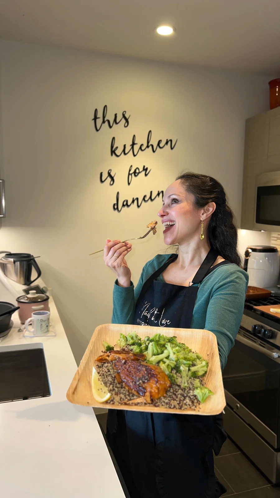 Cheryl tasting her Maple Miso Oshi Bowl in the original campaign